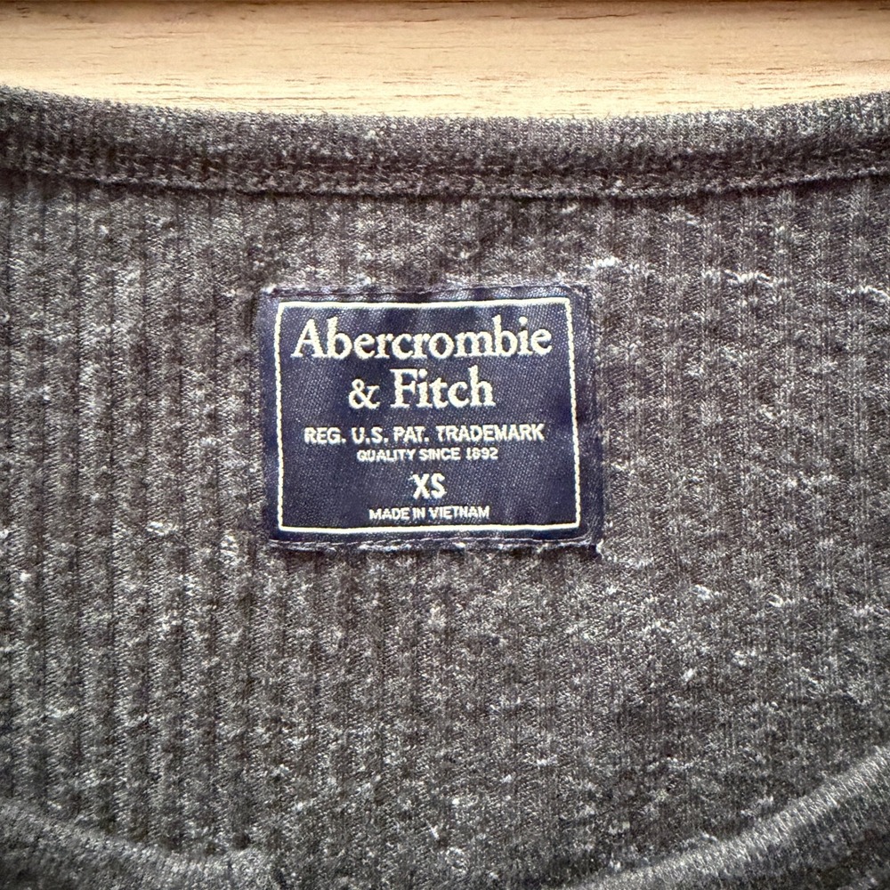 Abercrombie Women's Henley Ribbed Long Sleeve Top Dark Gray XS - Picture 2 of 7